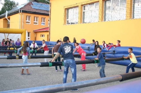 Nagy sikere volt az élő csocsónak!