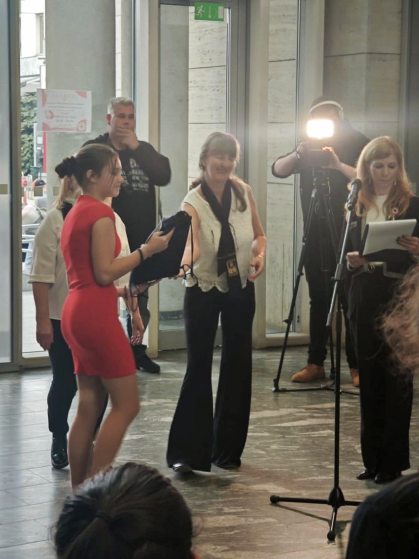 7c241973-7bc3-4de6-9459-5befb6f1e5bf