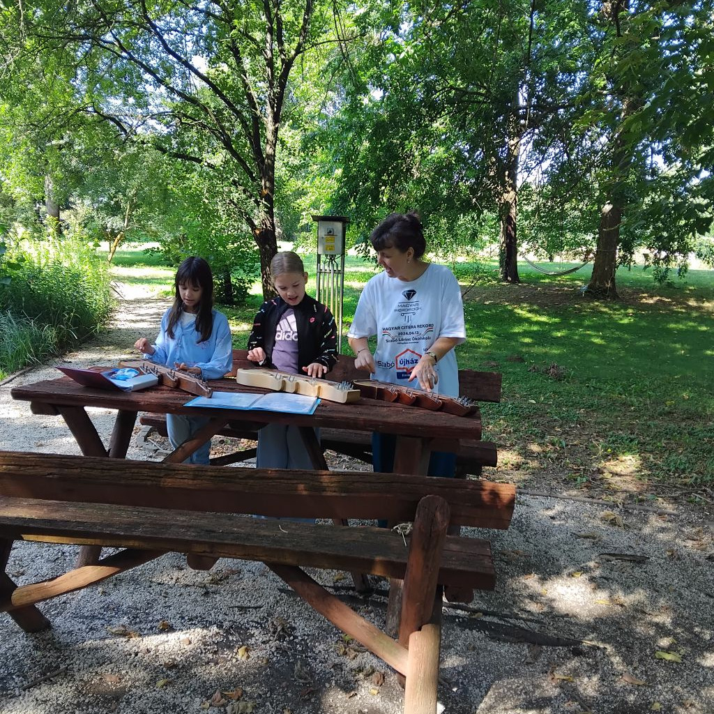2025.08.27 Botanikus kert - nyár végi citerás nap a természetben 