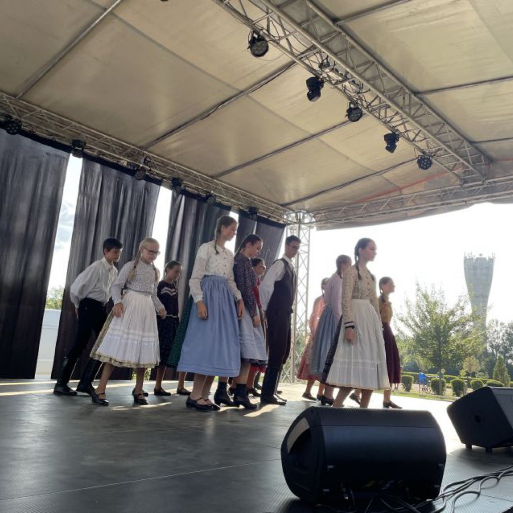 2021.08.20 Kállósemjénben táncolt a Mákvirág